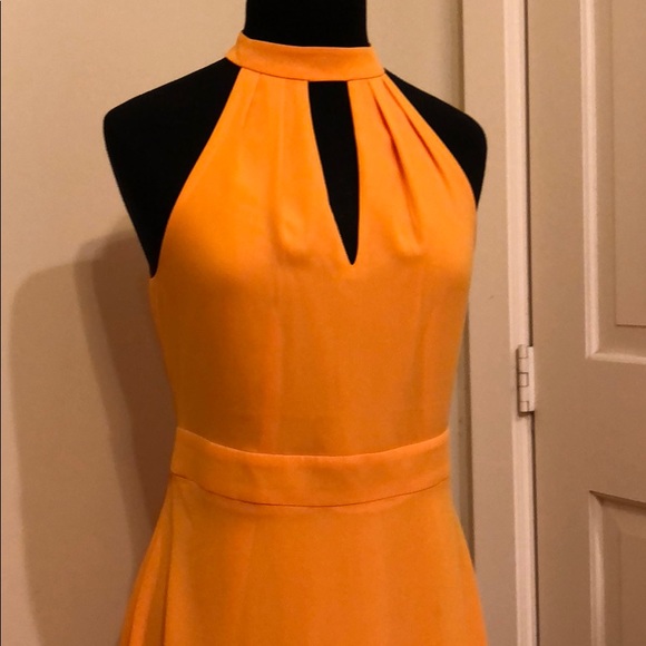 Express halter dress mustard yellow 4 NWT 💛 - Picture 6 of 6